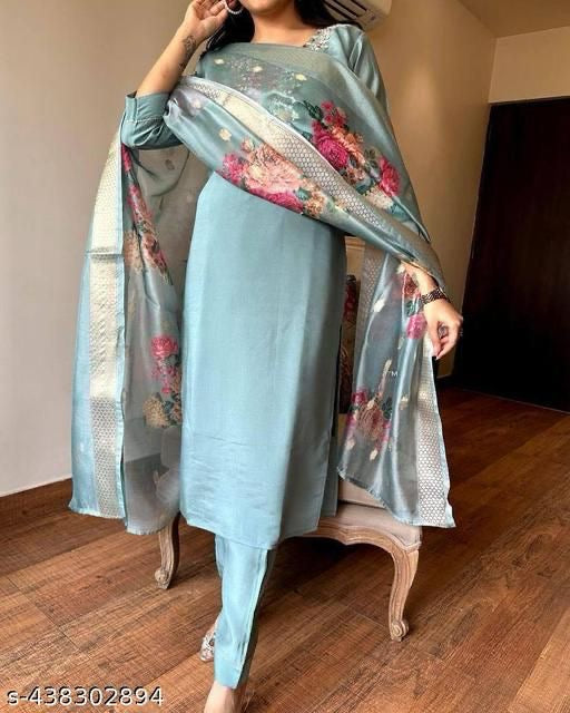 Aagam Pretty Women Dupatta Sets