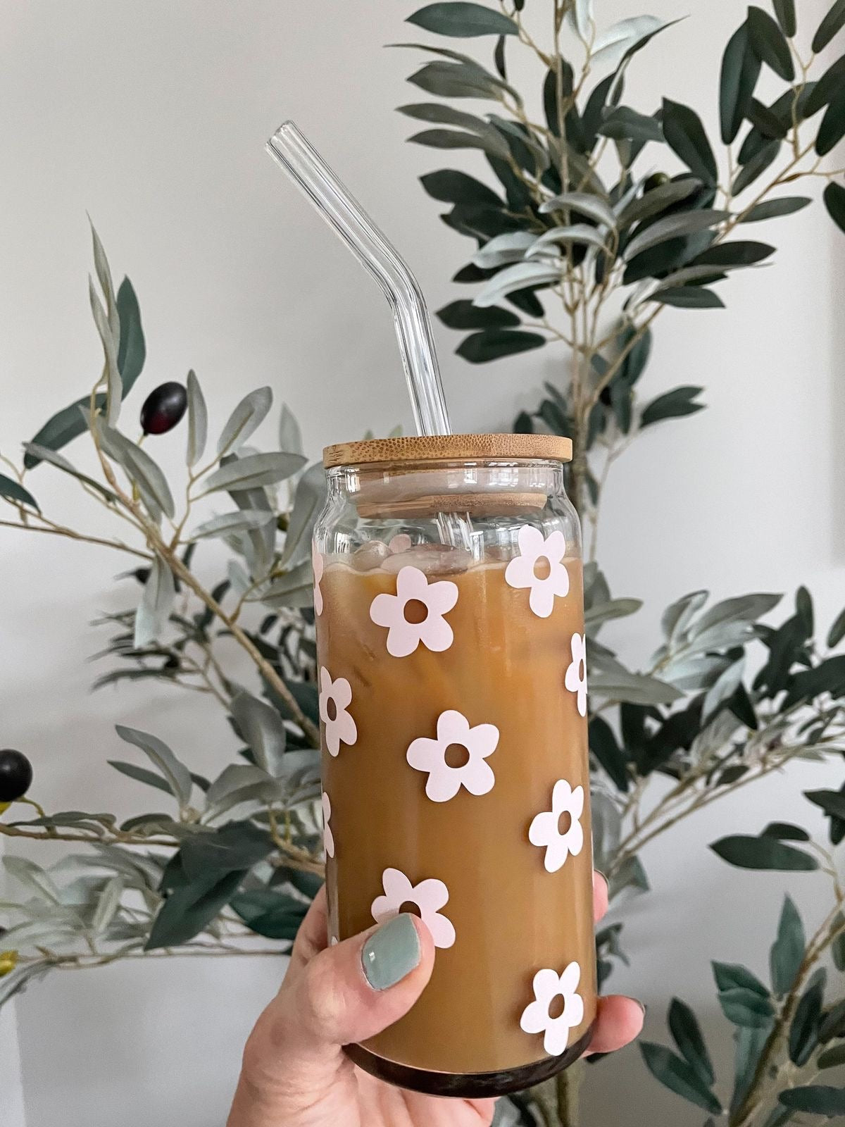 Name: Retro Flower Iced Coffee Glass Can: Boho Floral Soda